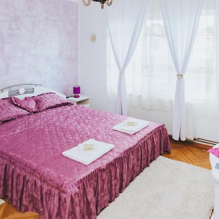 Casa Vinco Vici Hotell Turda Eksteriør bilde