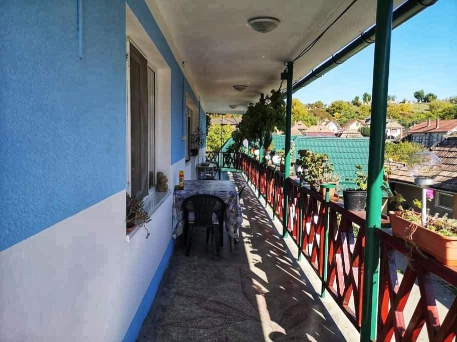 Casa Vinco Vici Hotell Turda Eksteriør bilde