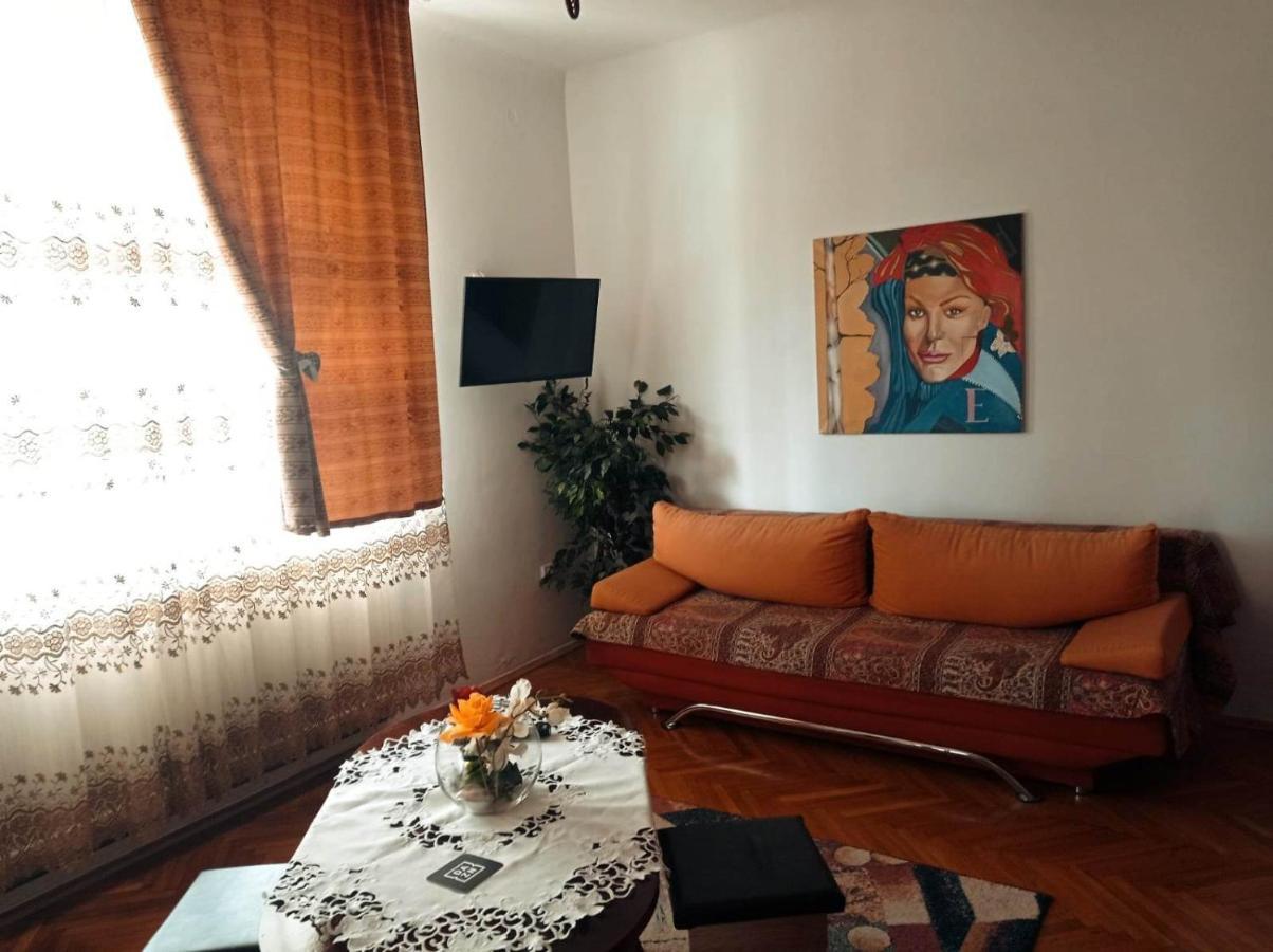 Casa Vinco Vici Hotell Turda Eksteriør bilde