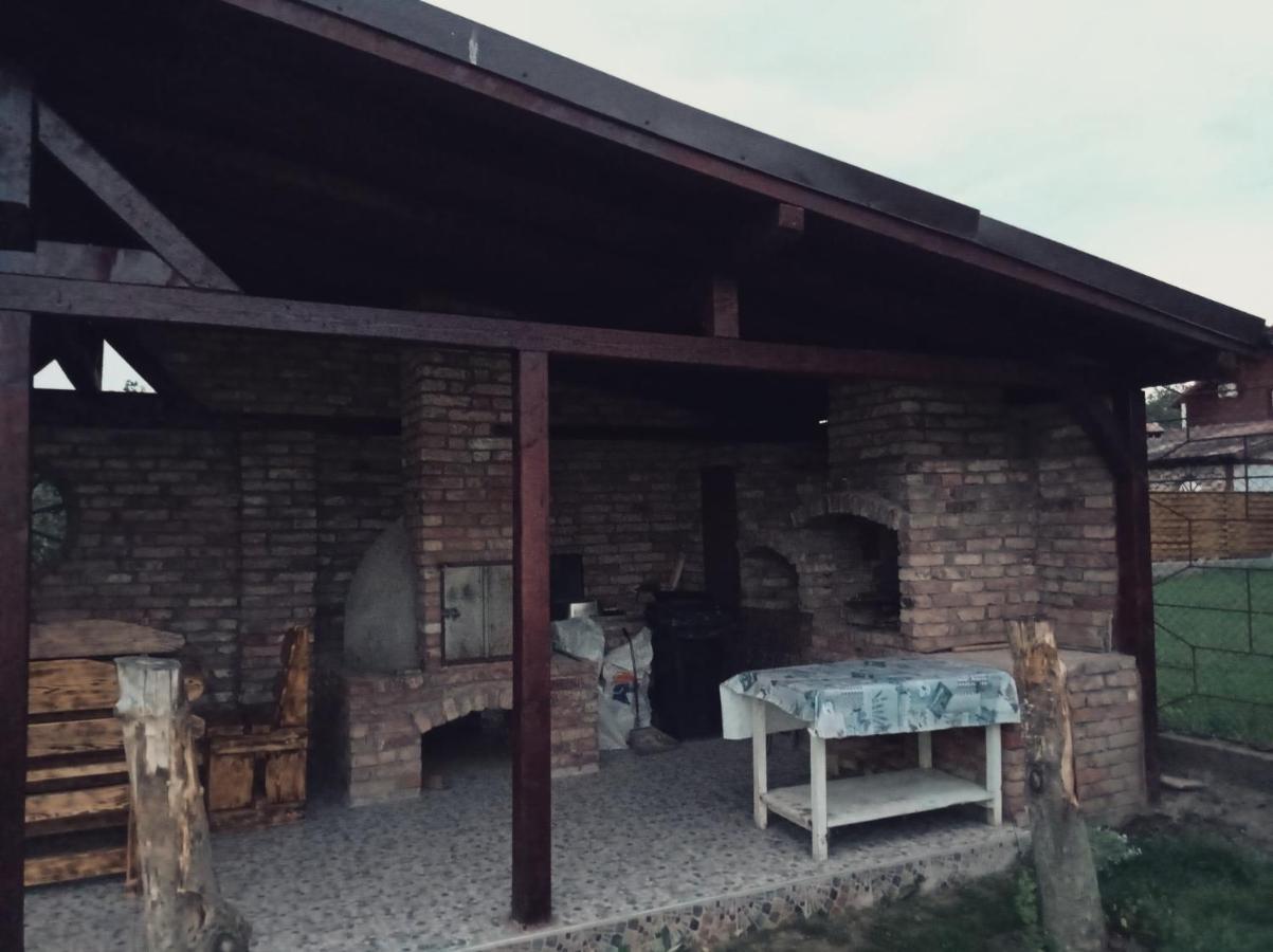 Casa Vinco Vici Hotell Turda Eksteriør bilde