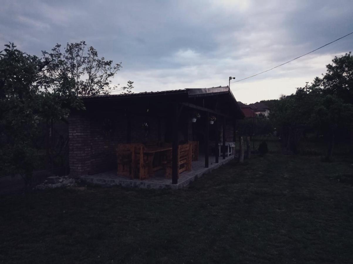 Casa Vinco Vici Hotell Turda Eksteriør bilde