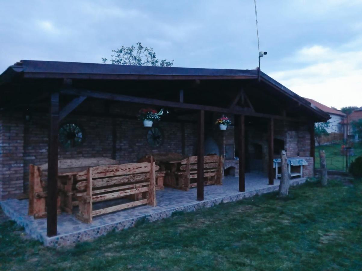 Casa Vinco Vici Hotell Turda Eksteriør bilde